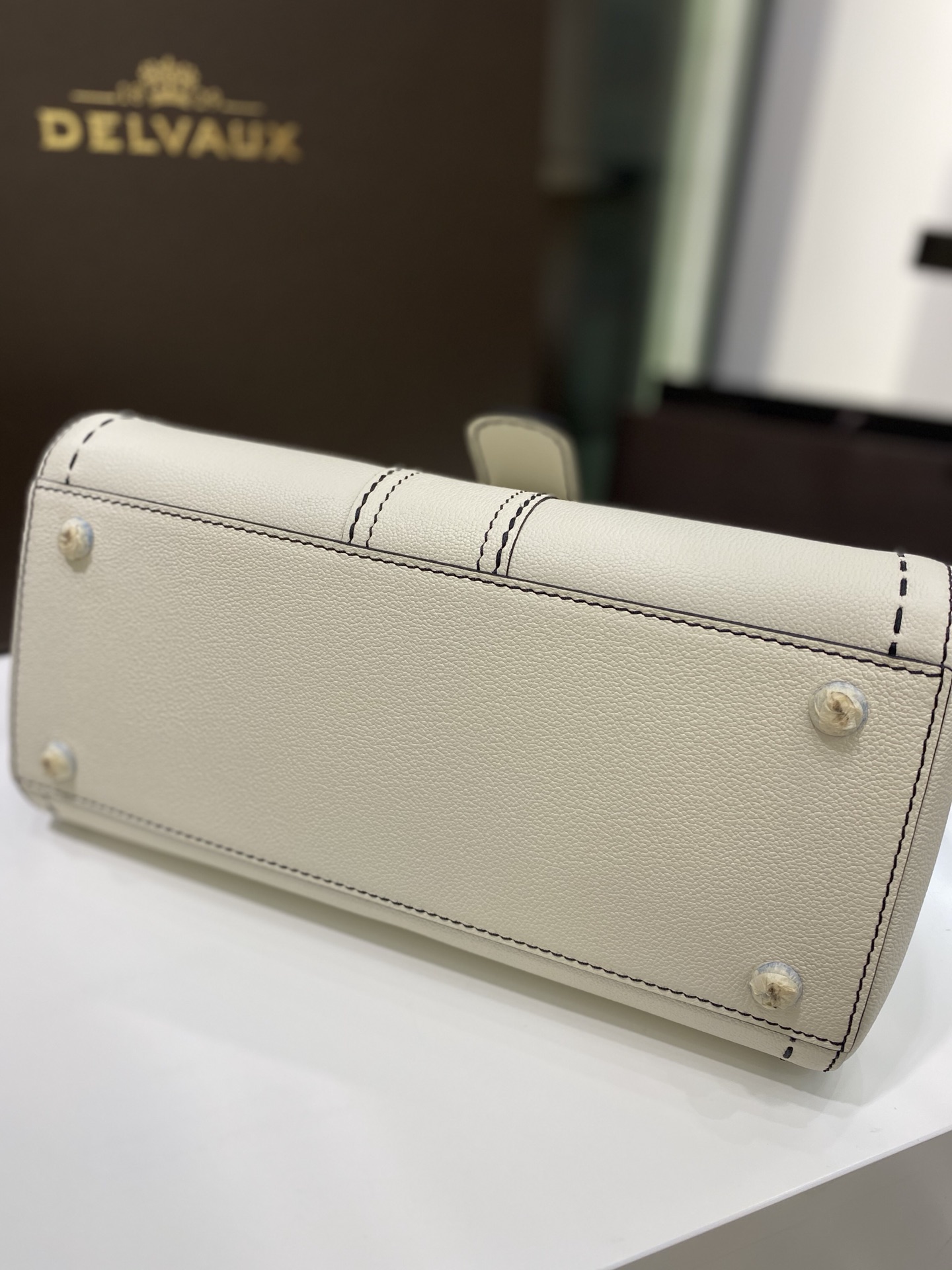 델보 브리앙 박스백 미듐